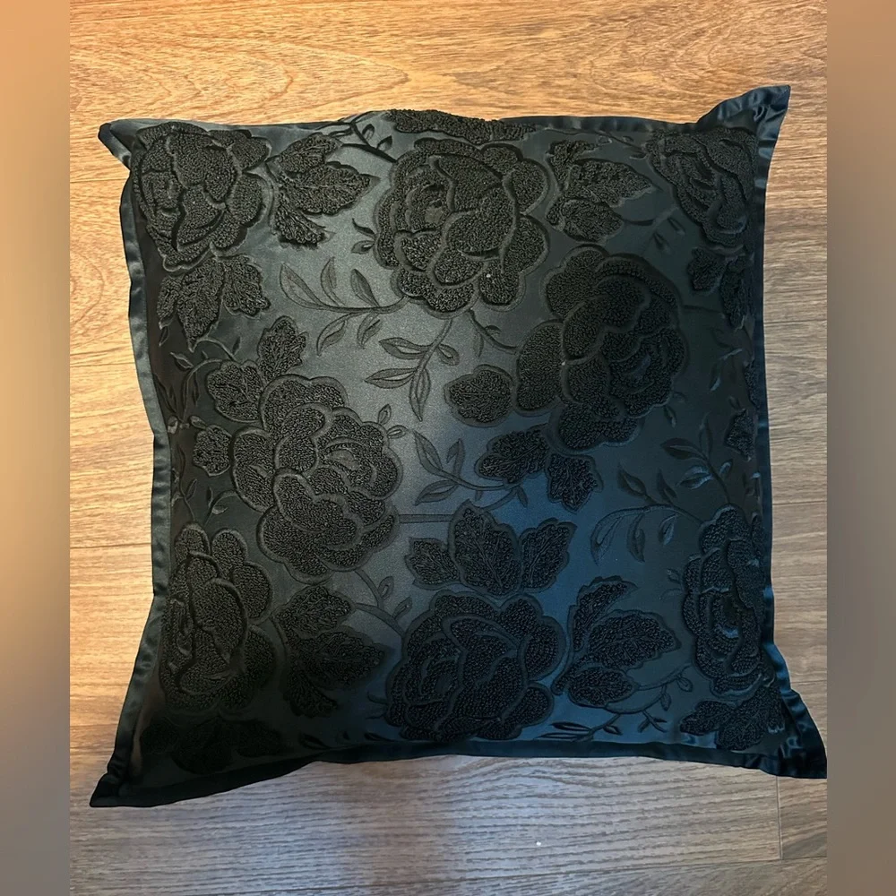 Ralph Lauren Black Silk Throw Pillow Sz 20x20 - Picture 3 of 5